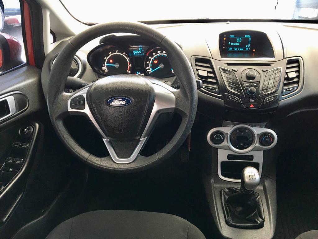 Ford New Fiesta Hatch 1.6 16V Flex Mec. 5p 2015